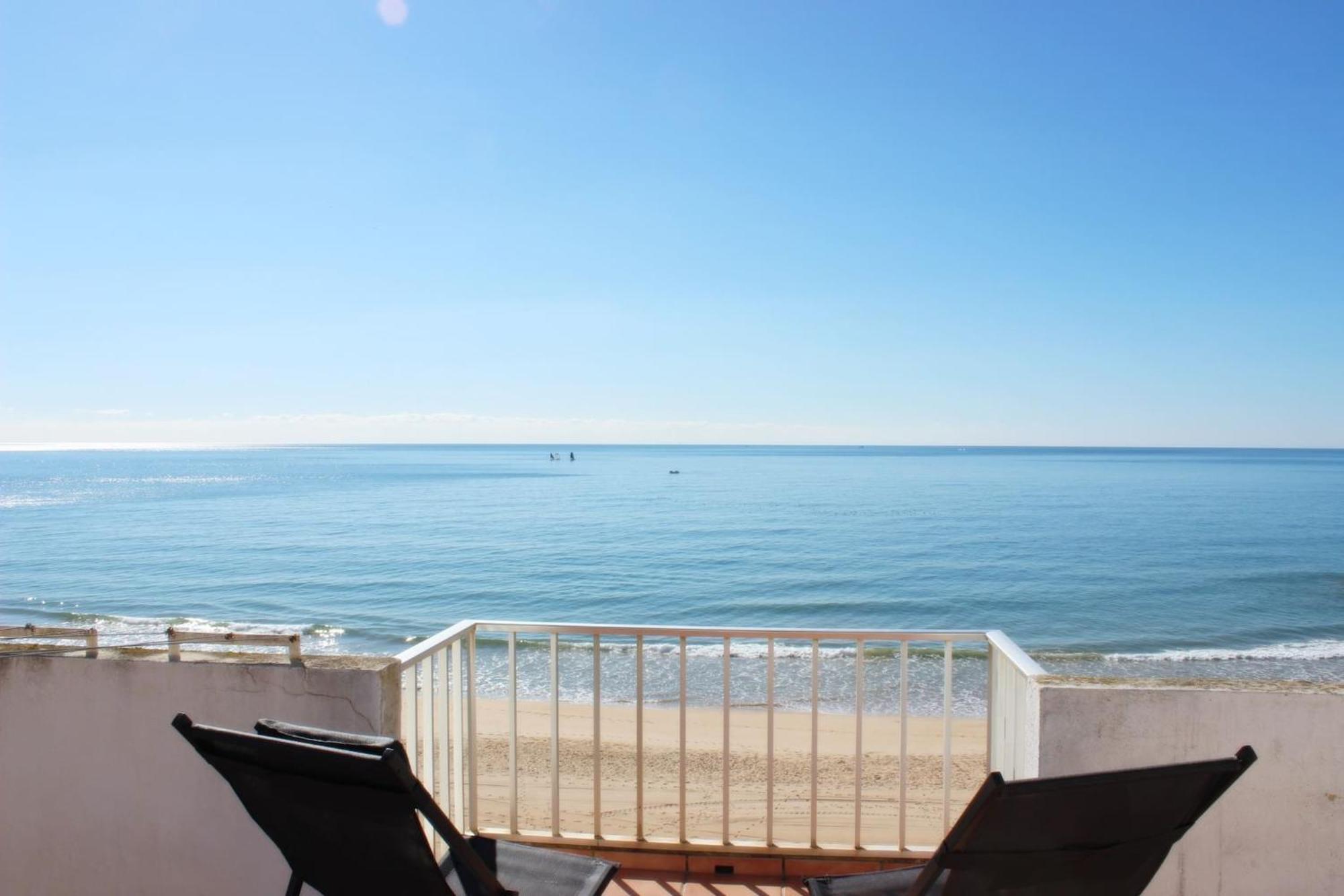 Quarteira Mar - Beach Front Bagian luar foto